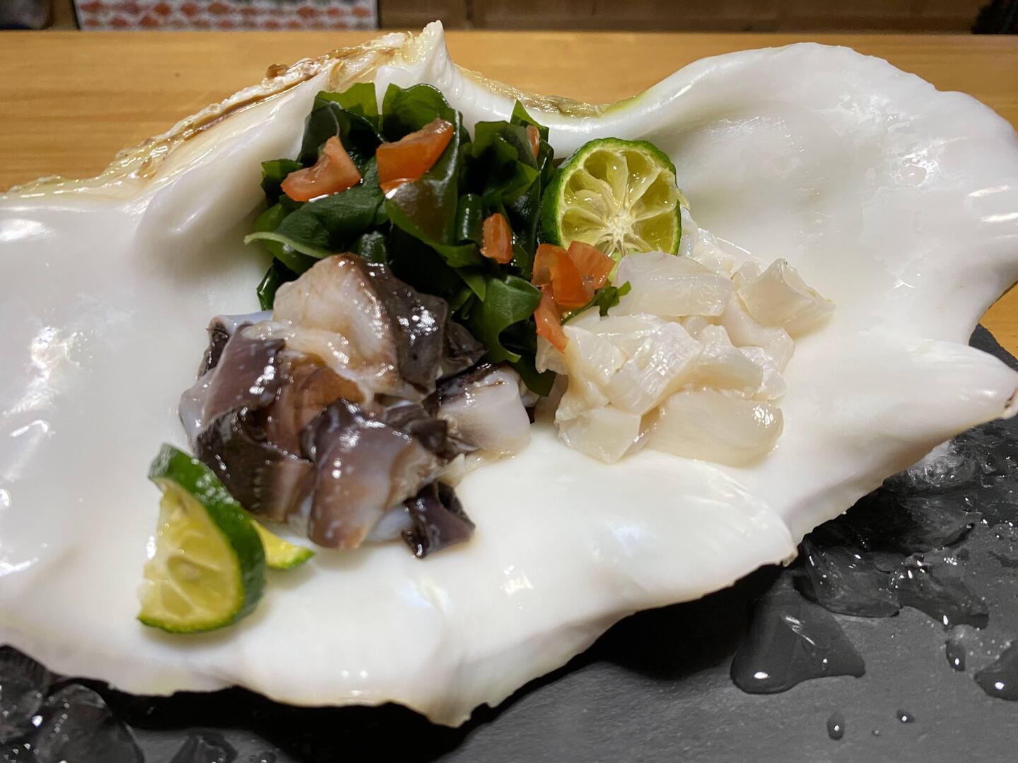 徳之島産【シャコガイ】3.0kg（殻付き）：鹿児島県産のその他貝類