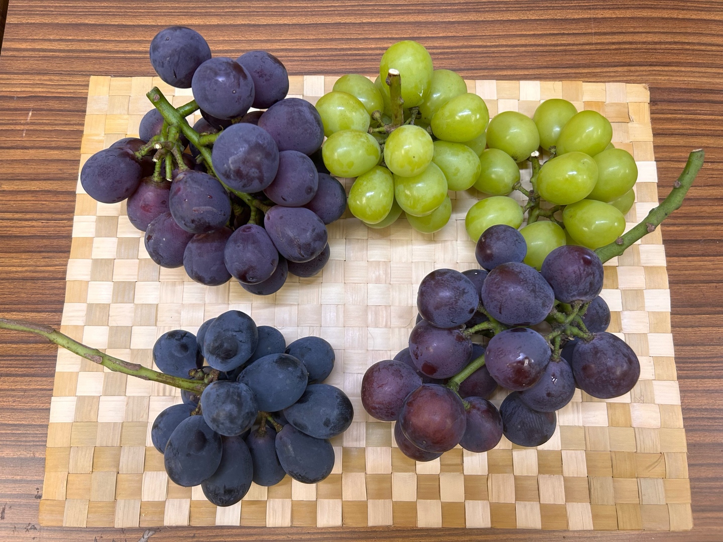 🍇訳あり 多品種セット🍇 約1.8kg【岡山県産】種なしぶどう