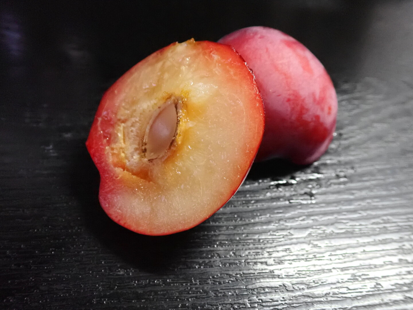 こちらでは購入できません【愛媛県産】すもも　大きめのもの２キロ 愛媛県産】大きめすもも 2キロ - メルカリ