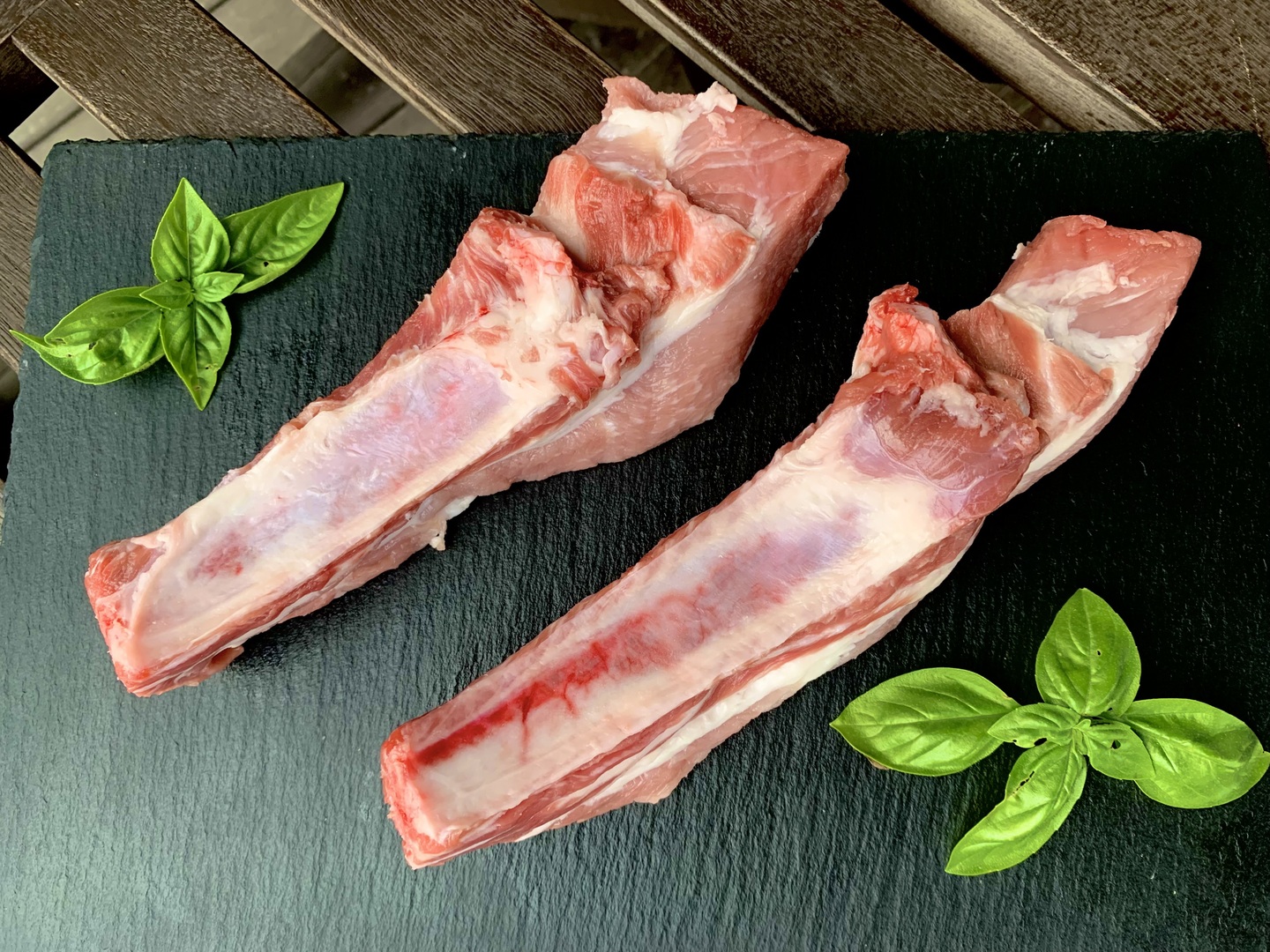 お肉たっぷり！肉厚スペアリブ 小2本入り（570g）：岐阜県産