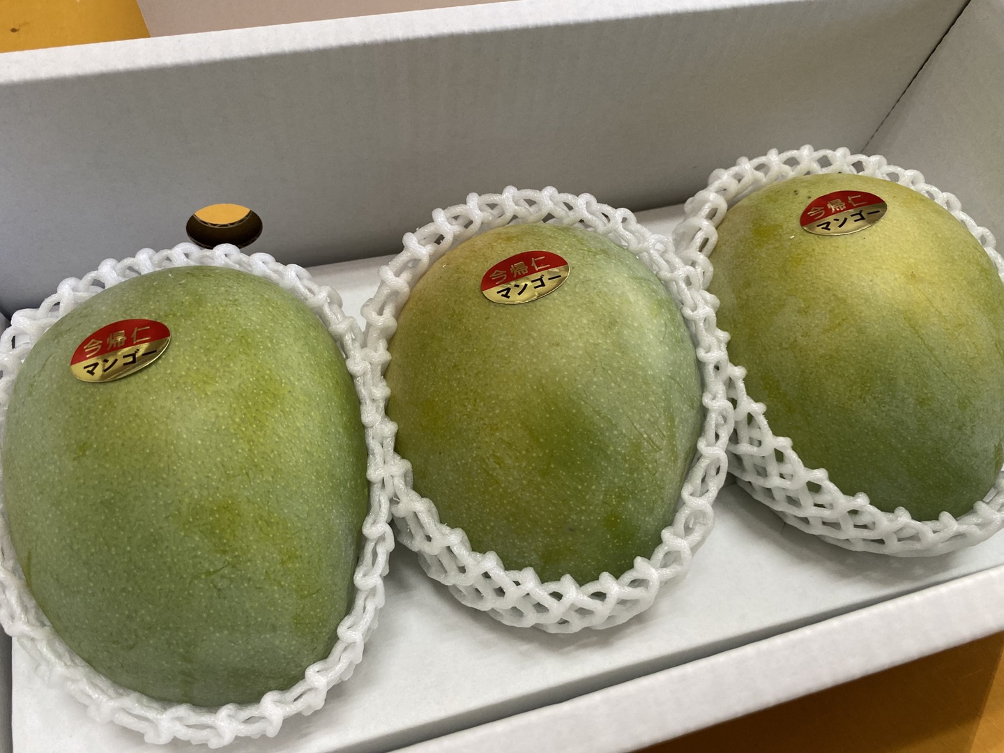 キーツマンゴー　3玉　箱込み約３kg 値下げ中【贈答用】！キーツマンゴー！！3玉入り（約3㎏）：沖縄