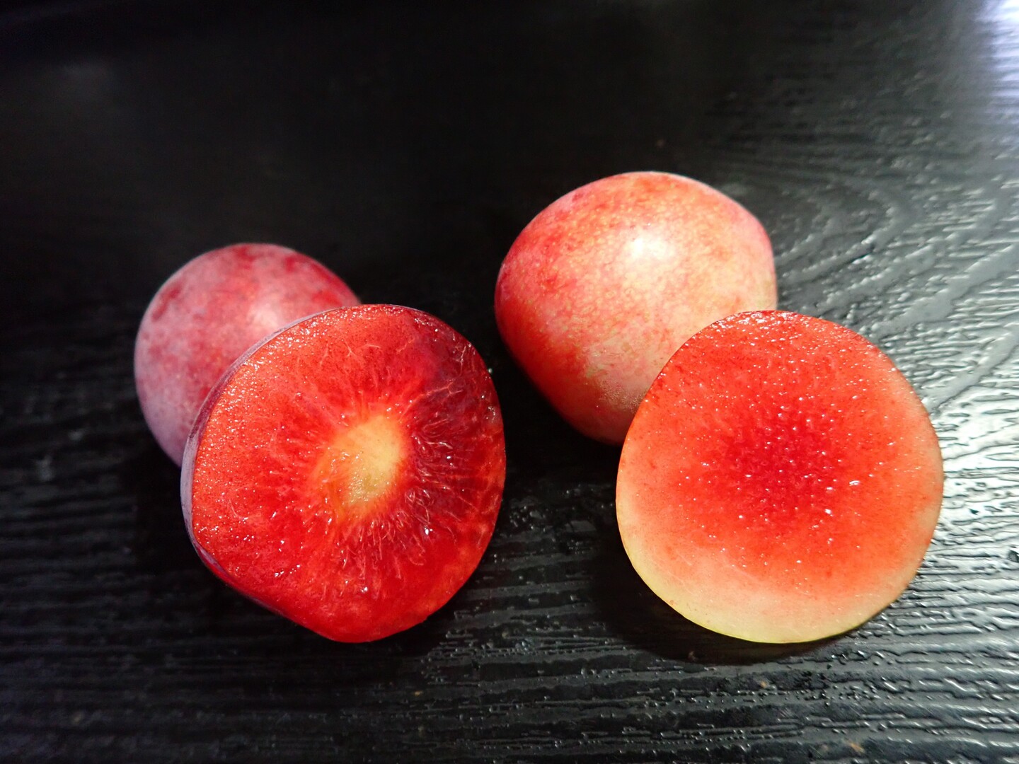 一口サイズのすもも メスレー 約2.3kg：愛媛県産の果物｜食べ