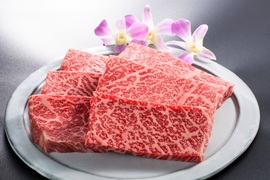 【冬ギフト】【肉の芸術】松阪牛しっとり赤身モモステーキ800g　熨斗対応可