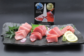 【敬老の日】みやび鮪をまるっと堪能😋✨「食べ尽くし800g」大ﾄﾛ・中ﾄﾛ・赤身計600gとみやび鮪たたき200g