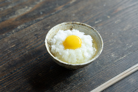 【冬ギフト】『西粟倉村育ちの平飼い有精卵30個』　未利用資源の循環養鶏