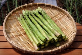 ＼シェフ御用達♪／ 北海道日高 うまぶしアスパラ 夏芽 (2L・Lサイズ混合1kg)