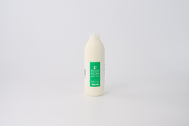 自慢の生乳の自然な甘さ『ミルン牧場の飲むヨーグルト』800ml×2本
