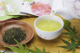 「安心安全の農薬不使用」お茶の甘みと旨味が楽しめる『さえみどり』(100g × 5袋)