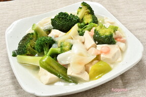 太ネギとブロッコリー・豆腐の中華煮だよ