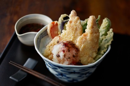 みつせ鶏ささみの鶏天丼（梅おろしがけ）