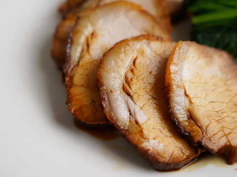 赤身を堪能！茨城で育った"だいじょ豚"の『とっくり焼豚』　１本