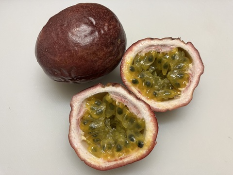 大分県玖珠郡産パッションフルーツ・りり恋【2kg、訳あり・不定期販売】