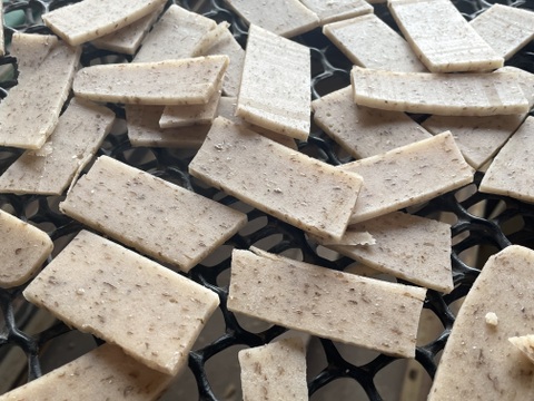 自宅でレンチン！出来立ての堅餅菓子を召し上がれ！くるみあられ用種餅（45枚入り２袋セット）