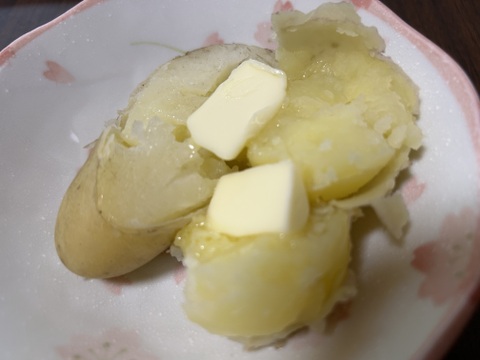 新じゃが食べ比べ❣️きたあかり、キタカムイ、メークイン約700g✖️3種で約2kgのセットで。