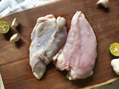 【久米島赤鶏:ムネ肉】大容量2㎏パック(7~8枚)鶏ハムやしゃぶしゃぶに!酒粕で育った旨味しっかり赤鶏(ホルモン剤不使用)【おすすめの食べ方付き】