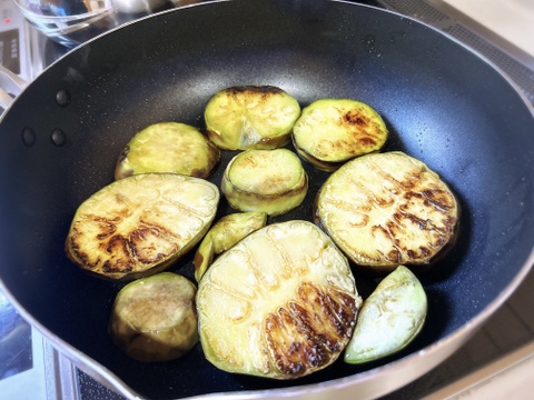 焼いたらトロッと♡イロハの青ナス