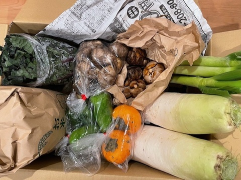 お米３.5kgと黒にんにく・いものこ＆季節野菜セット）