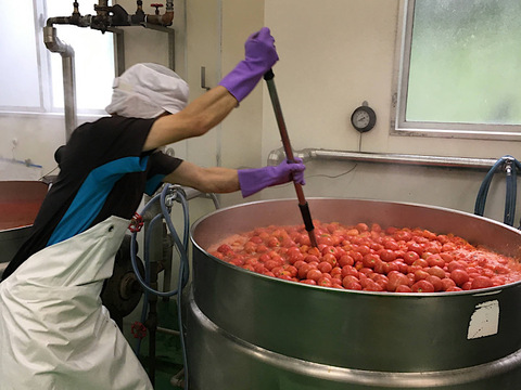 【ギフト】１年に1度しか作らない限定トマトジュースと和風トマトソースとご飯のお供「ねぎ味噌トマト」のセット