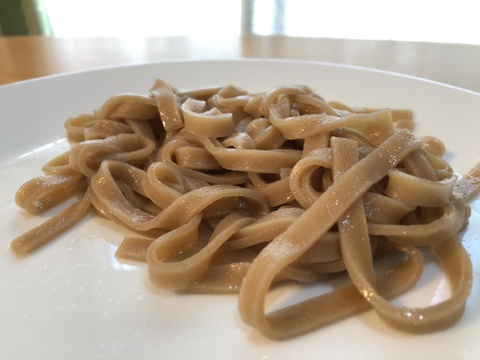 もっちもちの食感！自然栽培で育った玄米の旨味たっぷりのおいしい米めん（太麺）3袋セット（100ｇ×3）