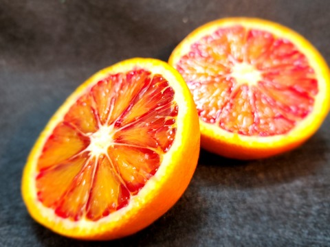 箱込約2㌔　熟成ブラッドオレンジ　味と紅が濃い