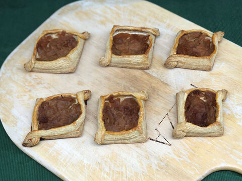 全部有機！【アワード受賞福袋】パンBOX+アップルパイ＋紅茶シフォン：麦の栽培から一貫生産　自然栽培小有機麦のみ使用した基本の有機パンBOX+アップルパイ6個＋紅茶シフォン