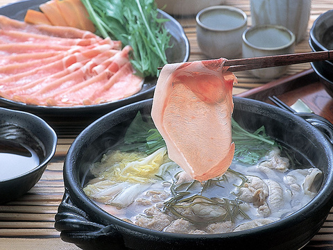 金華豚と三元豚を食べ比べ！日本の米育ち金華豚・三元豚 合い盛りしゃぶしゃぶギフト(700g)（NO.48）[冷凍発送] 熨斗対応可