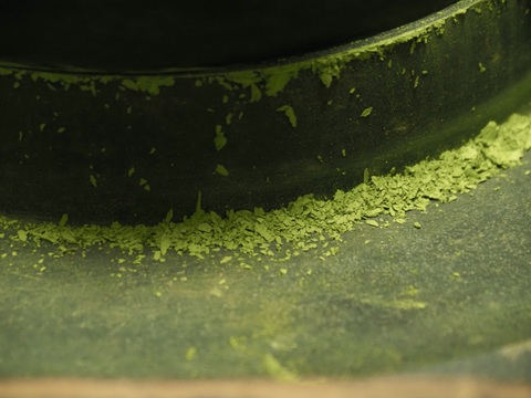 【2025年産　新茶】栽培期間中農薬使用　宇治茶　石臼挽き　抹茶　「胡蝶」　４０g　缶入