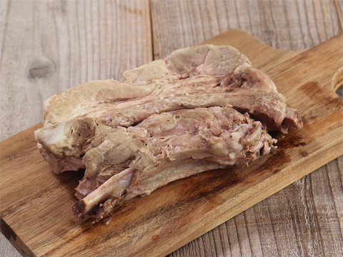 やわらか～くボイル済で便利！「元気豚 スペアリブ（ボイル済）　」2本入（約500ｇ前後）