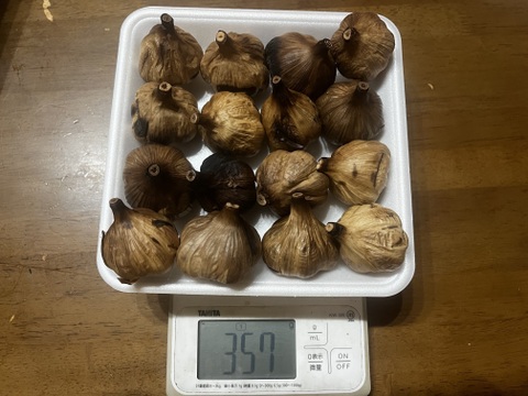 売り切り　お値下げ価格　24 自然栽培　黒にんにく 人気　たっぷり32個
令和7年度新物　食べやすくて美味しい