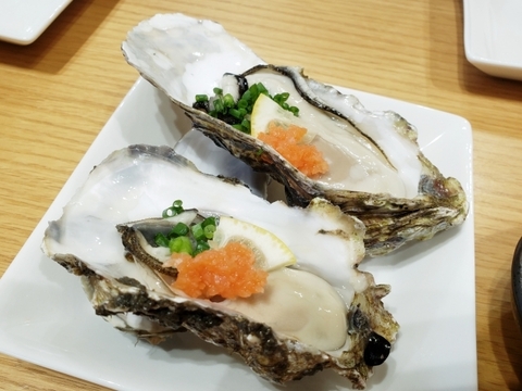 【予約商品】11月1日以降到着指定可能、または順次お届け
【生食用】三重県産 殻付き 浦村かき 50個セット (約5.5ｋg前後）（3～8人前）
真牡蠣 生牡蠣 牡蠣 カキ かき 貝類 海鮮 BBQ