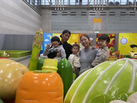 【母の日ギフト】【メッセージカード付き】名産地熊本県よりお届け‼︎小玉スイカ1玉入り(2.3kg以上×1玉)