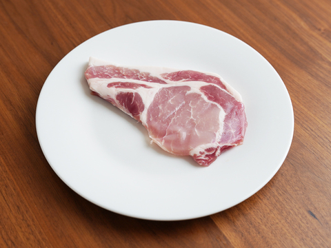 贈り物にピッタリ！10％の希少厳選豚「だいじょ豚」ギフトセット 手造りハンバーグ４個 ロースステーキ4枚 オリジナル藻塩10ｇ付き