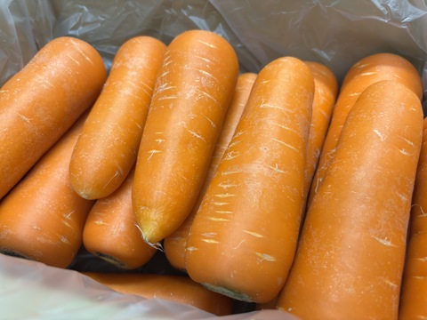 ご予約限定価格✨年末年始セール‼️皮ごと食べれる❗️あま〜いさんぶにんじん🥕（約5キロ）
