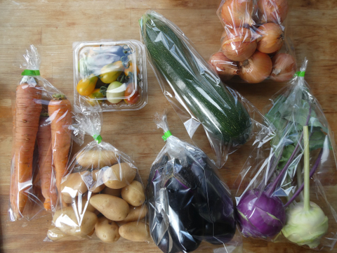 季節の野菜セット７～８品（Ｍサイズ・3～4kg前後）旬の野菜をお届けします