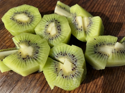 農薬・化学肥料不使用！スッキリとした甘さと酸味のグリーンキウイ(33玉から36玉)