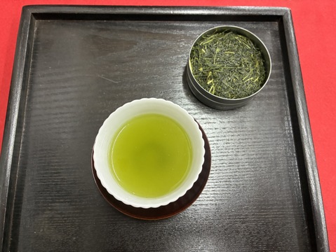 特別な日の一品に！【静岡県富士市産】特上煎茶100ｇ袋入り３本セット