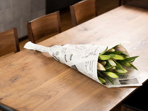 【母の日ギフト】■アイシャ3本束 ■白八重といったら不動の人気品種♥　数量限定で登場です！