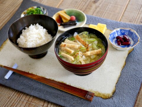 「白ネギ」とろ〜り柔らか♡甘さある長ネギ～カットネギこだわりの果物堆肥1㎏60サイズ＜白い部分のみ1/3に切って箱に詰めてお届けします！＞