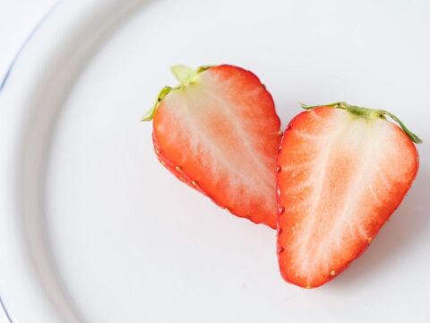 【食べ比べ】600g以上食べ比べセット！人気品種「紅ほっぺ」300g+静岡限定品種「きらぴ香」300g or 希少品種「おいCベリー」300gのどちらかのランダムパック!