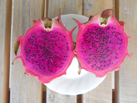 甘～い夏の沖縄ドラゴンフルーツ赤（ご家庭用）