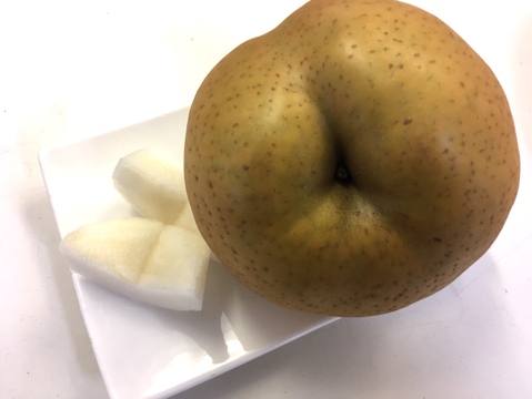 香り高さを味わってね♪「あたご梨」1㎏（1玉600～1000g）1～3玉入