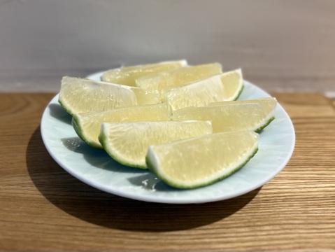 果汁たっぷり！種が少ない！今が旬のレモン『璃の香』2kg