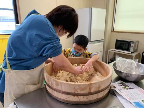 美味しいお米の米糀！と在来大豆で【簡単♪手前味噌作り】混ぜるだけセット＊2.5kg（米糀は煮豆の「贅沢な５０％！」♪のお味噌を＾＾）