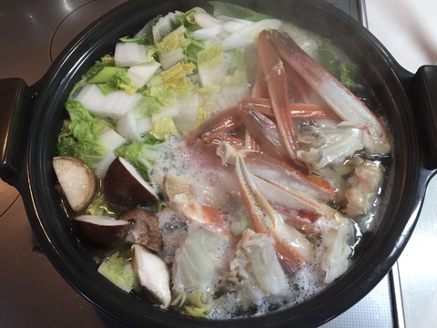 ⭐️ついに販売開始‼️宮内庁御用達の三国港の【越前蟹訳あり】ブランドの黄色のタグ
※蟹では日本で初めての水産省の地理的表示G1認定の表示、
歴史・格式・品質保証の一杯　≪活かに≫　約700～800g