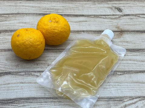 【生搾り100%柚子果汁】200ｇ×2個セット 小さな農家だから出来る手絞り果汁だから殆ど苦味がありません！農薬、化成肥料、除草剤等不使用