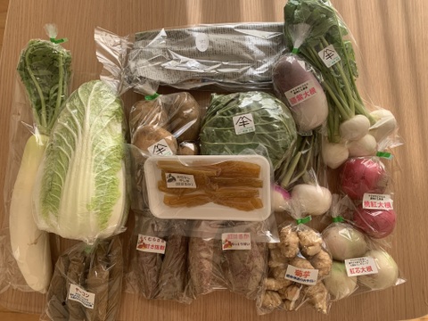 超豪華セット５０００円コース
農家人ではなく「お客様」が選ぶ旬野菜のおまかせセットです。
食べた人にしか解らない感動をお届けします。
絶対に損はさせません。田口農園徳島の総力を挙げた商品です