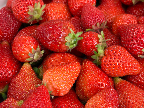 【バラ詰め】完熟あまおう１kg ジャムなどの加工用