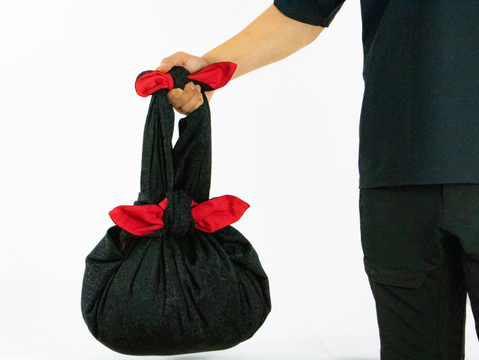 【ギフト・お中元用】スーパーには流通しにくい『激甘うりぼースイカ』（2Lサイズ1玉入り：2人分）