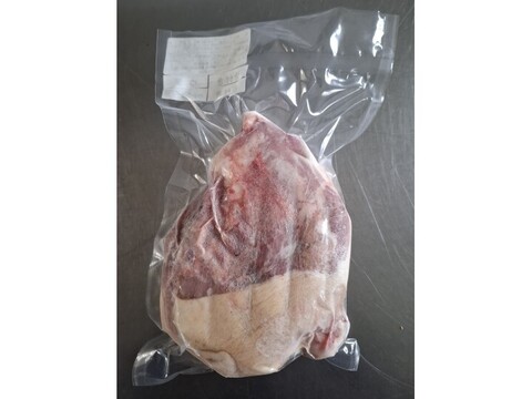 ジビエ　やわらか仔イノシシ　【皮付き】【骨付き】　ウデ　680g