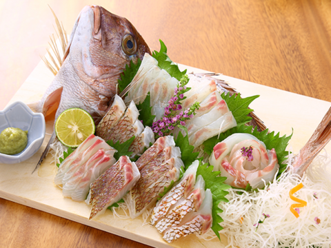 旨味と甘味のバランスが取れたブランド真鯛！捌いてすぐお届け！＜３枚下ろし・皮なし＞